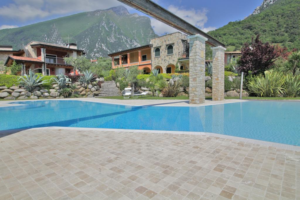 Residence "Borgo Le Torri" Тосколано-Мадерно Экстерьер фото