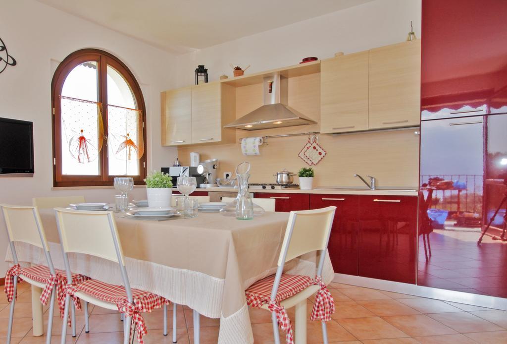 Residence "Borgo Le Torri" Тосколано-Мадерно Экстерьер фото