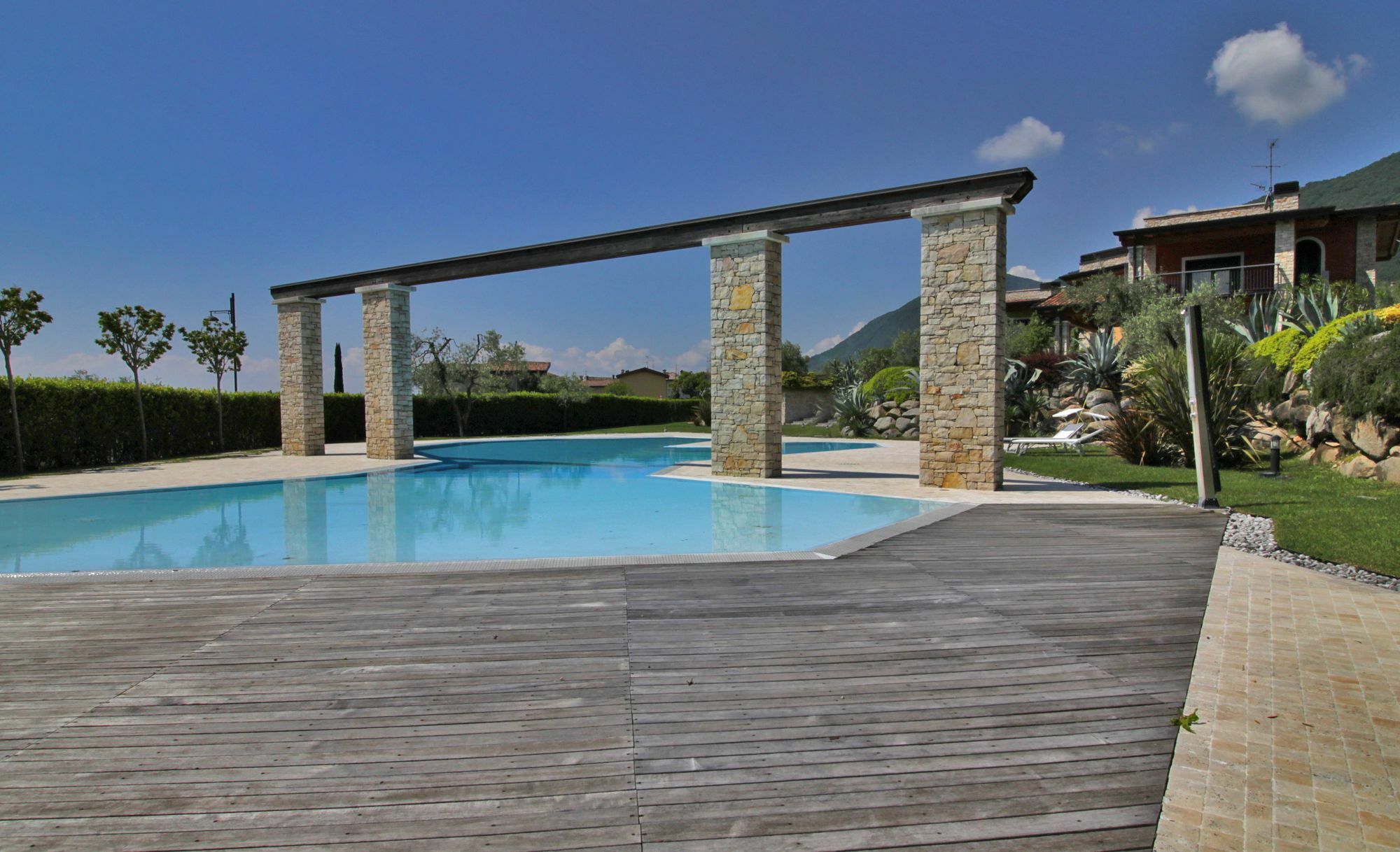 Residence "Borgo Le Torri" Тосколано-Мадерно Экстерьер фото